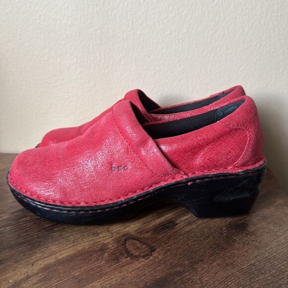 NWOB: BOC Born Concept Red Casual Textured Slip on Clogs Women's Size 9 - Picture 3 of 11